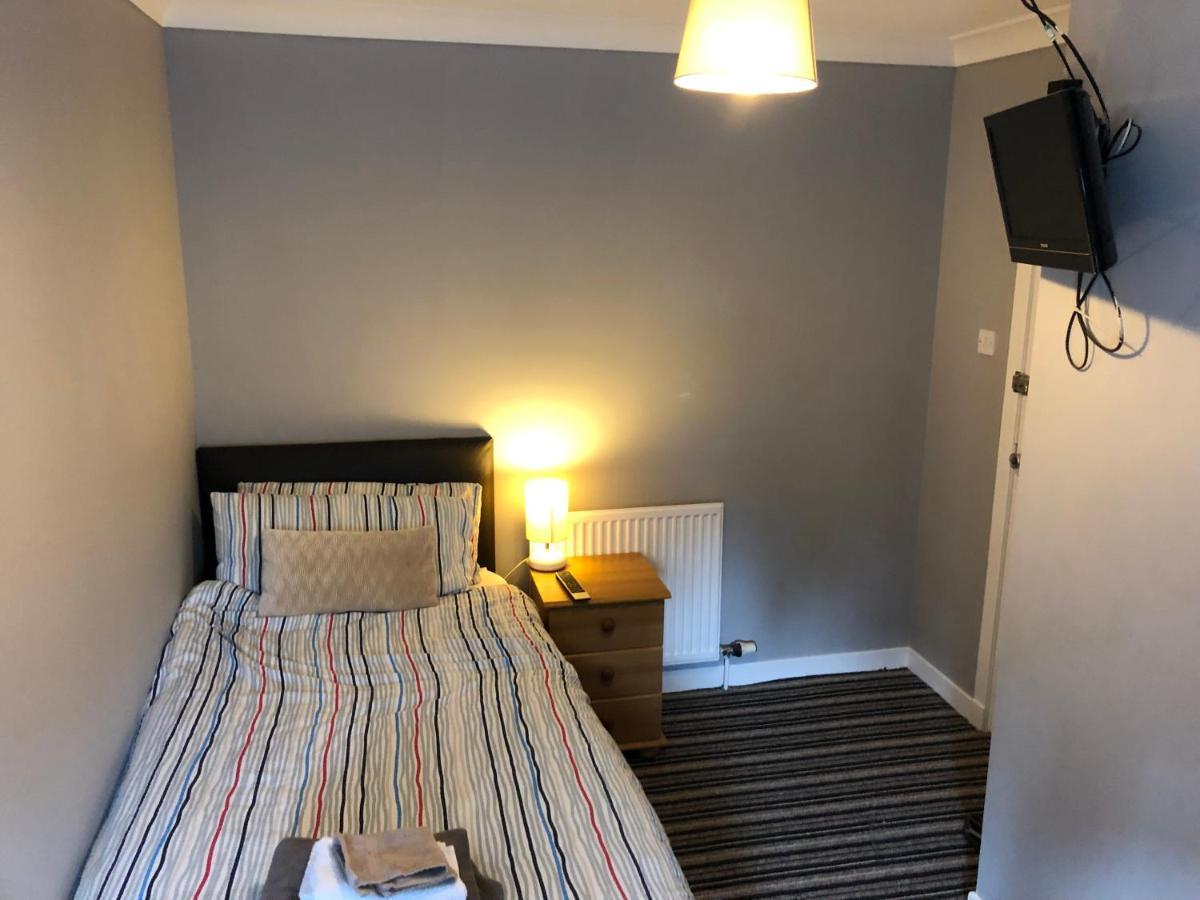 Saracen Head Hotel Beith Buitenkant foto